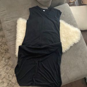 2 for $10 black Old Navy tshirt dresses